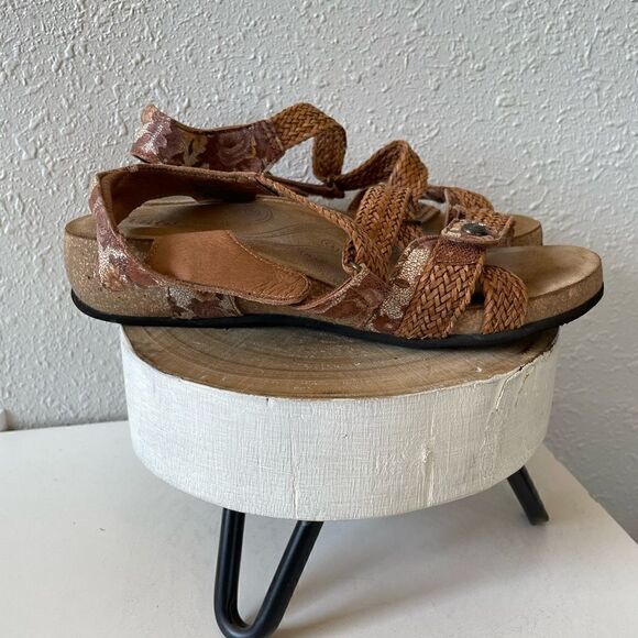 Born Leather Sandals Size 6-6.5 EUC - Picture 5 of 8